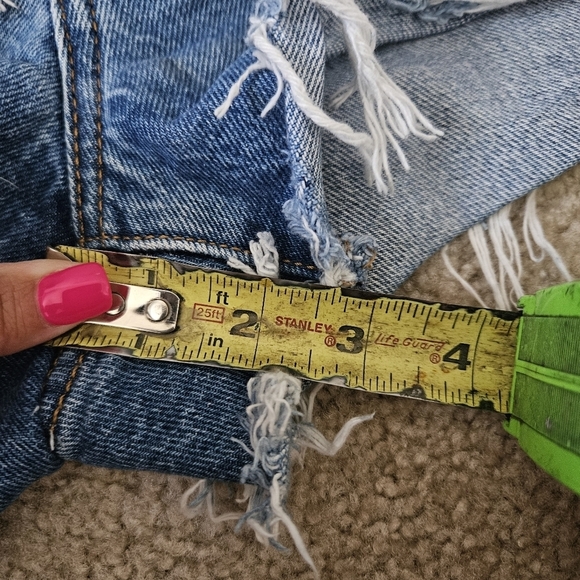 Levi 501® Original Fit High Rise Women's Shorts 31 - Picture 5 of 5